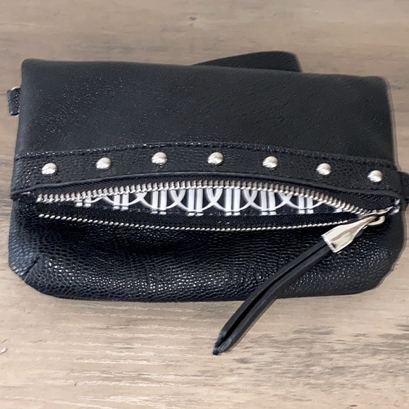 Jennifer Lopez Black Pebble Leather Wristlet EUC - Picture 3 of 13